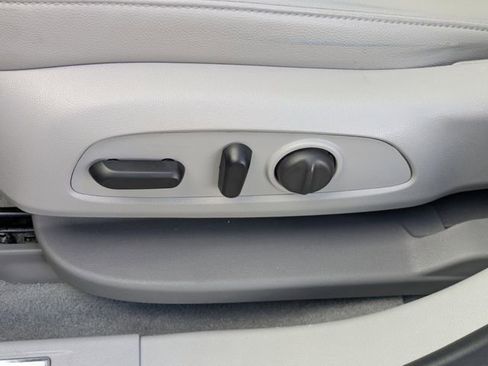 Used 2023 GMC Acadia SLT w/ Technology Package image 23