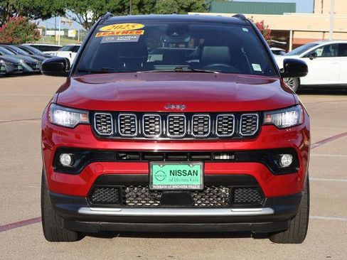 Used 2025 Jeep Compass Limited AWD/4WD image 4