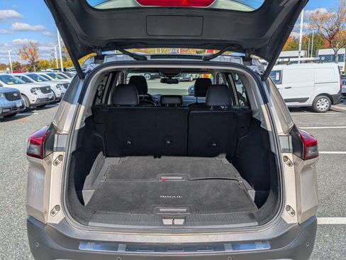 Used 2021 Nissan Rogue SL image 12