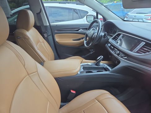 Used 2018 Buick Enclave Essence FWD image 7