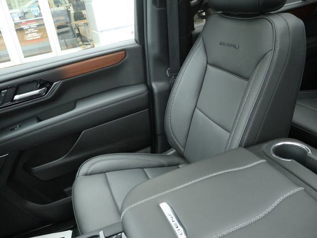 New 2026 GMC Yukon XL Denali w/ Sun & Power Step Package AWD/4WD image 22