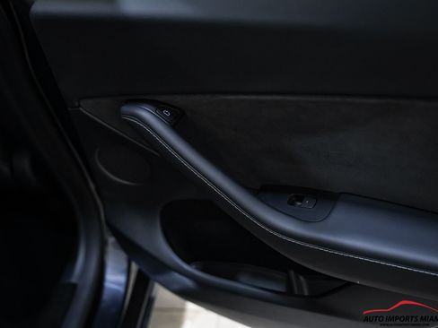 Used 2024 Tesla Model Y Long Range AWD/4WD image 51