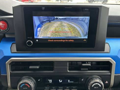 Used 2024 Toyota Tacoma TRD Sport AWD/4WD image 33