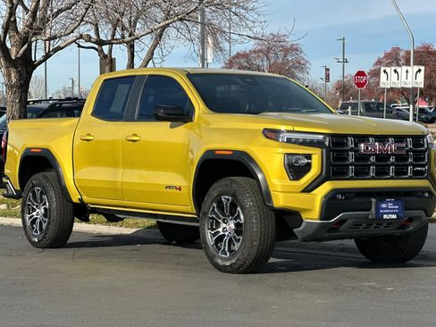 Used 2023 GMC Canyon AT4 w/ AT4 Premium Package image 9