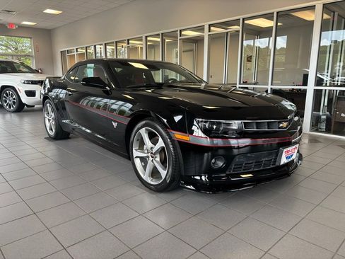 Used 2015 Chevrolet Camaro LT w/ Commemorative Special Edition RWD image 4