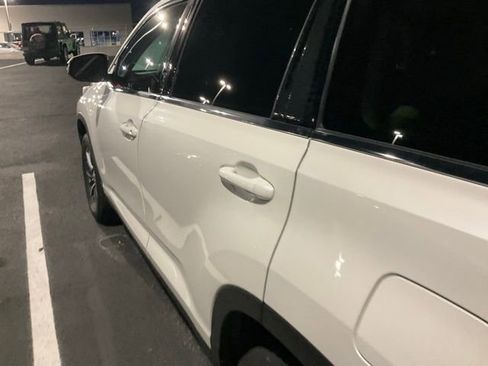 Used 2019 Toyota Highlander XLE image 10