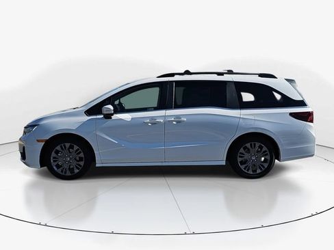 New 2026 Honda Odyssey Touring image 4
