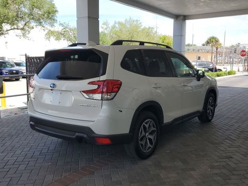 Used 2020 Subaru Forester Premium AWD/4WD image 4