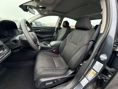 Used 2023 Honda Accord EX image 12