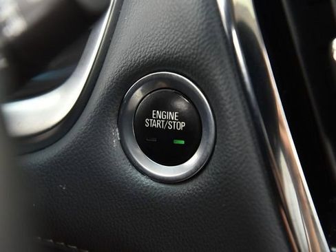 Used 2018 Chevrolet Traverse LT image 18