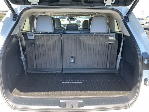Used 2023 Toyota Highlander Limited AWD/4WD image 15