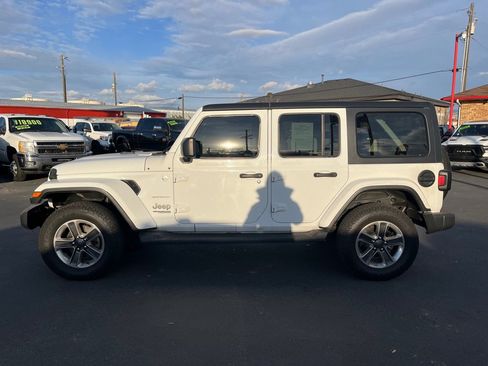 Used 2019 Jeep Wrangler Unlimited Sahara image 3