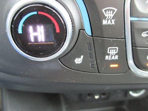 Used 2018 Chevrolet Traverse LT image 21