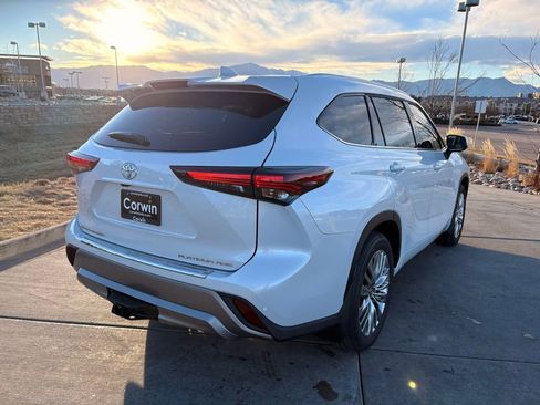 Used 2026 Toyota Highlander Platinum image 7