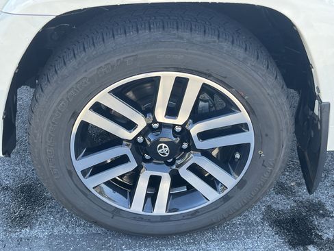 Used 2020 Toyota 4Runner Limited AWD/4WD image 11
