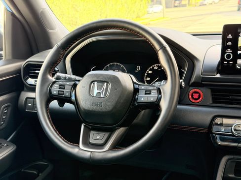 Used 2025 Honda Pilot TrailSport image 30