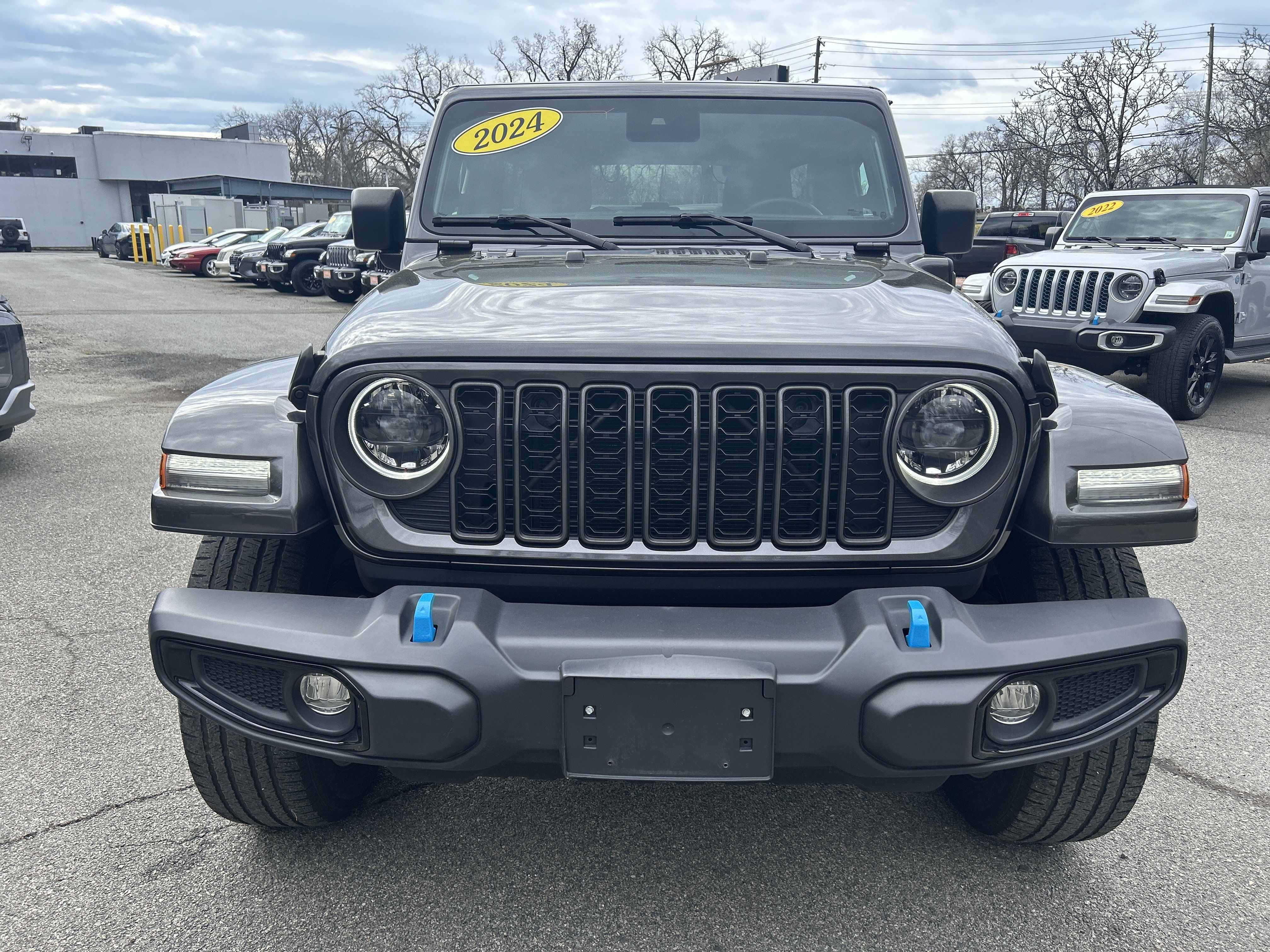 Used 2024 Jeep Wrangler Sport S w/ Convenience Group AWD/4WD image 3