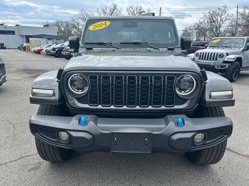 Used 2024 Jeep Wrangler Sport S w/ Convenience Group AWD/4WD image 3