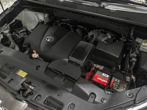 Used 2018 Toyota Highlander XLE FWD image 54
