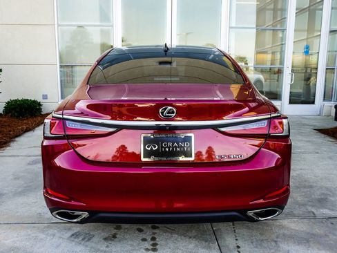 Used 2020 Lexus ES 350 Ultra Luxury w/ Accessory Package 2 FWD image 11