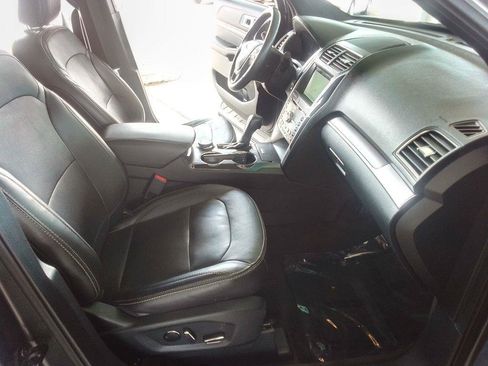 Used 2018 Ford Explorer Limited AWD/4WD image 17