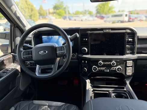 New 2026 Ford F250 Lariat w/ Black Appearance Package AWD/4WD image 24