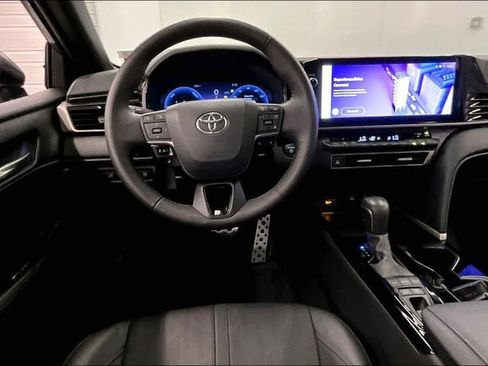Used 2025 Toyota Camry XSE FWD image 6