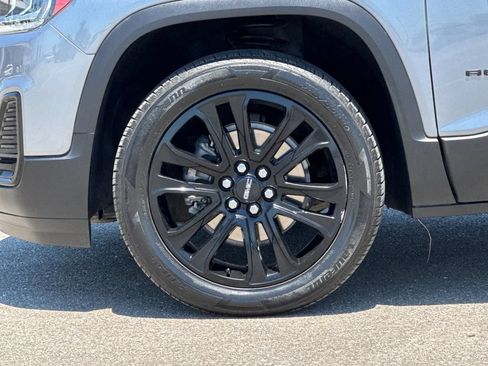 Used 2022 GMC Acadia SLE w/ Driver Convenience Package FWD image 32