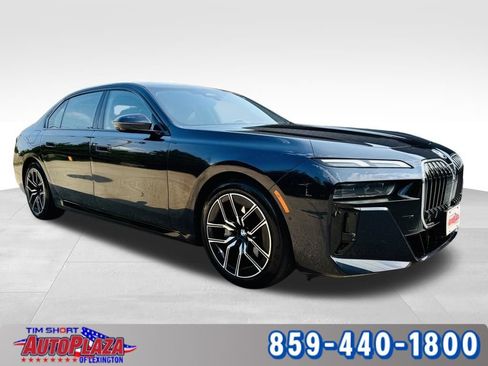 Used 2025 BMW 740i xDrive w/ Premium Package AWD/4WD image 8