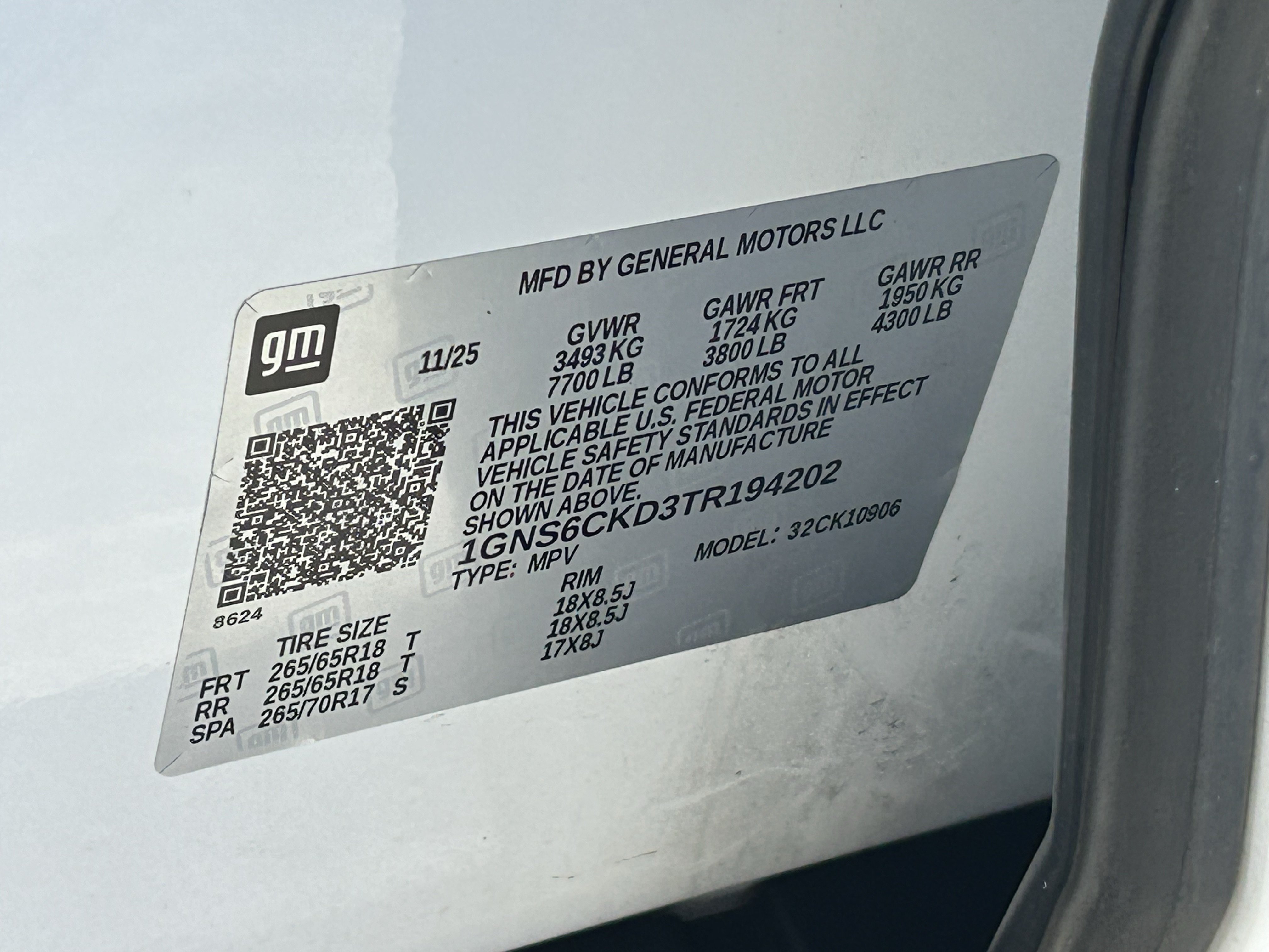 Used 2026 Chevrolet Suburban LT w/ Comfort Package AWD/4WD image 32