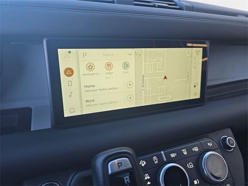 Used 2024 Land Rover Defender 110 S image 21