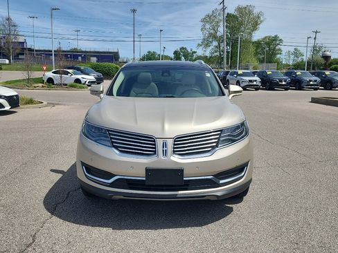 Used 2017 Lincoln MKX Reserve w/ Luxury Package AWD/4WD image 2