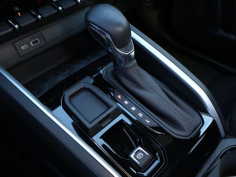 Used 2023 Chevrolet Colorado LT w/ Advanced Trailering Package image 17