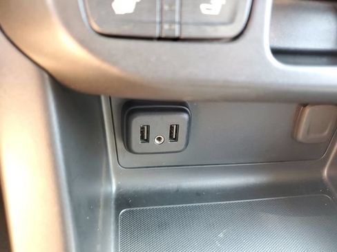 Used 2021 Chevrolet Colorado Z71 AWD/4WD image 31
