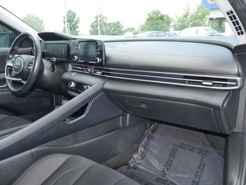 Used 2021 Hyundai Elantra SEL w/ Convenience Package FWD image 21