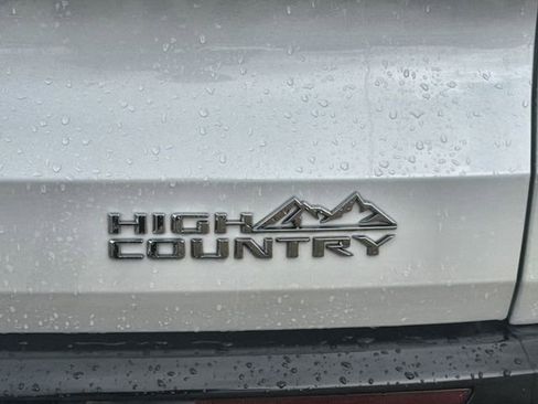 Used 2025 Chevrolet Traverse High Country w/ LPO, Floor Liner Package FWD image 31