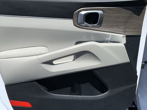 Used 2022 Kia Sorento EX w/ Panoramic Sunroof Package FWD image 15