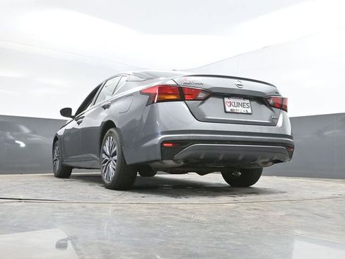 Used 2024 Nissan Altima 2.5 SV AWD/4WD image 48