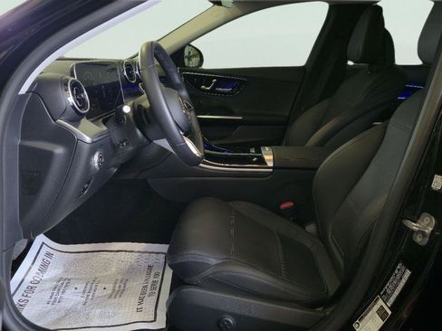 Used 2025 Mercedes-Benz C 300 Sedan image 13