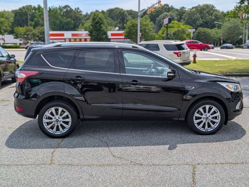 Used 2017 Ford Escape Titanium AWD/4WD image 10