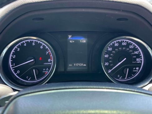 Used 2019 Toyota Camry SE FWD image 22