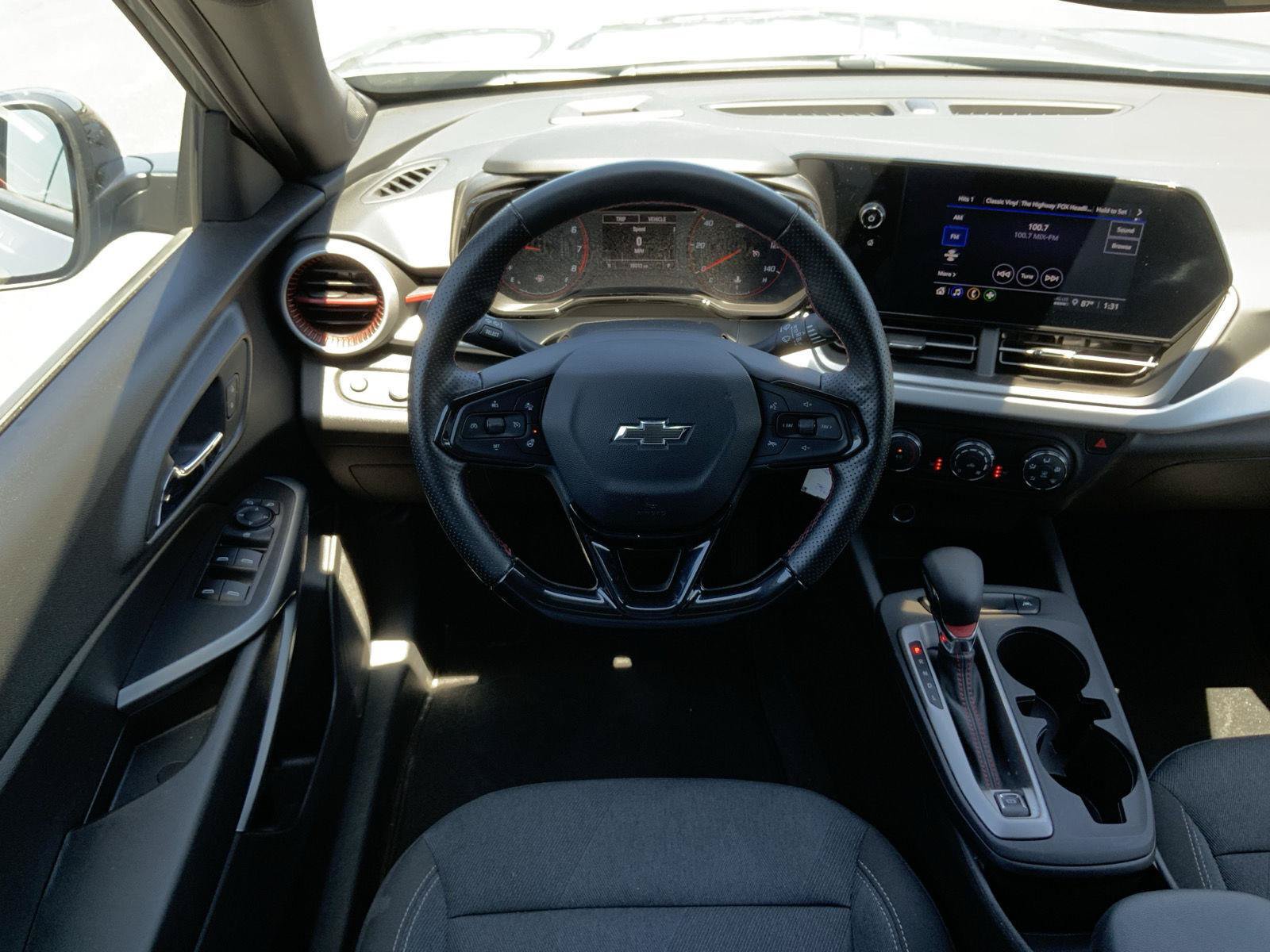 Used 2025 Chevrolet Trax RS w/ Driver Confidence Package FWD image 21