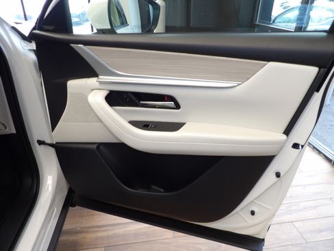 Certified 2024 MAZDA CX-90 3.3 Turbo w/ Premium Plus Pkg image 12