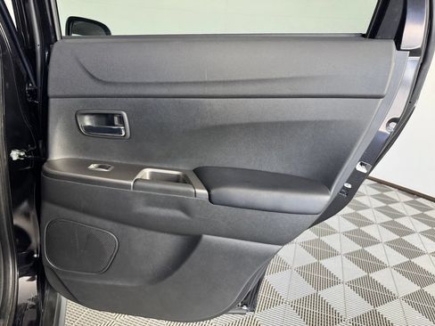 Used 2024 Mitsubishi Outlander Sport SE AWD/4WD image 27