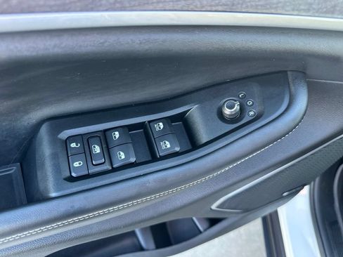 Used 2023 Jeep Grand Cherokee L Limited w/ Black Appearance Package AWD/4WD image 19