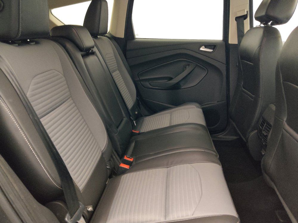 Used 2017 Ford Escape SE w/ SE Sport Appearance Package FWD image 19