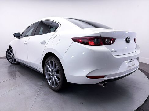 Used 2021 MAZDA MAZDA3 s FWD image 2