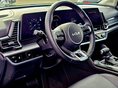 Used 2024 Kia Sportage SX image 7