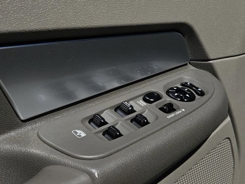 Used 2007 Dodge Ram 2500 Truck SLT image 28