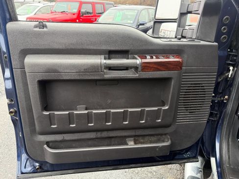 Used 2009 Ford F250 Lariat image 15